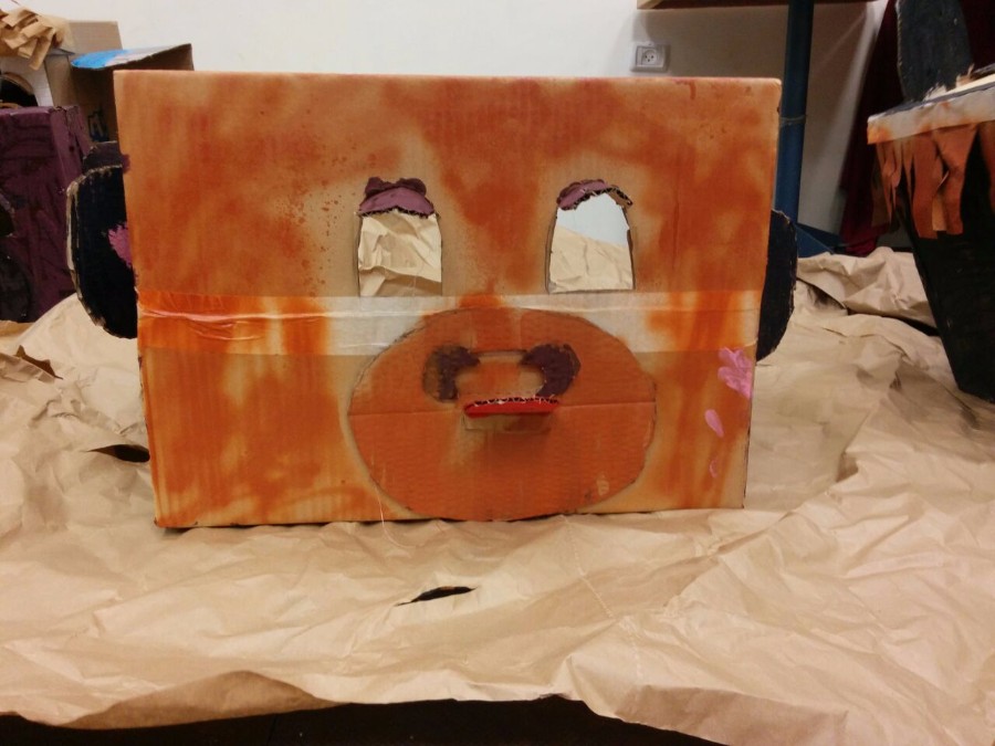 סדנא להכנת בובות קרטון בהנחיית אורלי וייסבורד