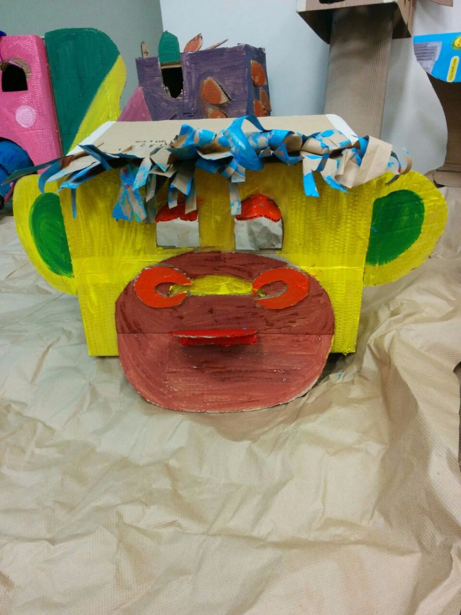 סדנא להכנת בובות קרטון בהנחיית אורלי וייסבורד